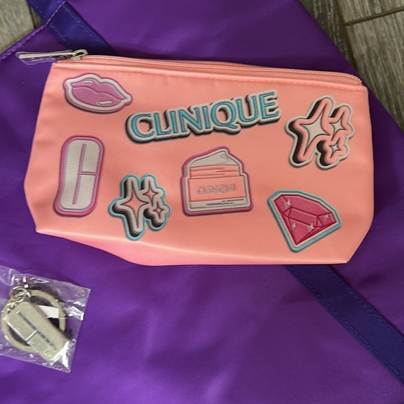 Clinique Vibrant Purple Tote with Pink Accent - Picture 3 of 6